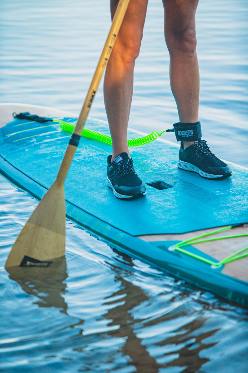 594620002db6_Discover Watersports Sneake