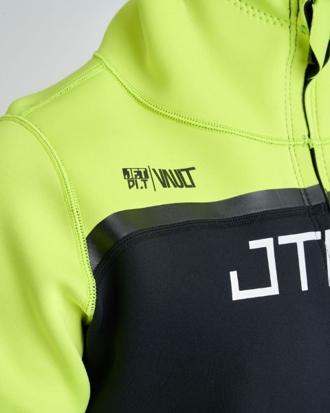260320-jp_VAULT TOUR COAT