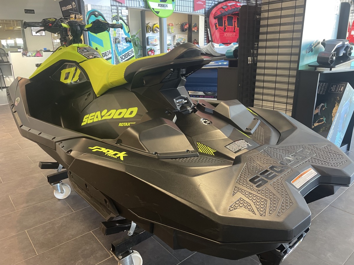 sp390tg2023g_Spark Trixx 3up 2023